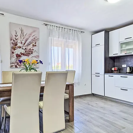 Sara By Interhome Zadar
