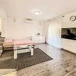 Feriehus Sara By Interhome Zadar